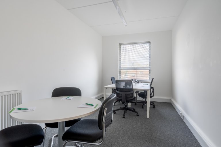 Serviced Office in SOUTHAMPTON SO145FE for 3 Workstations