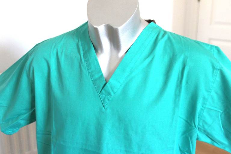 image for FOR SALE: NHS Medical Compliant Reversible Jade Green Scrub Suit – Top & Trousers (Medium)