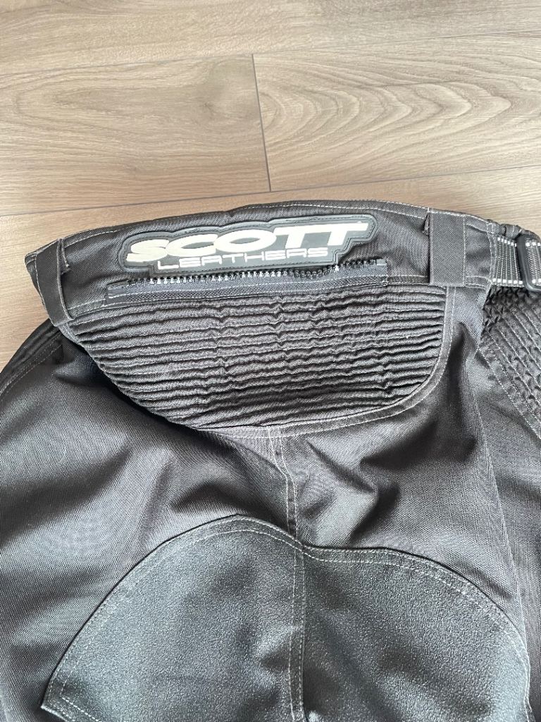 Men’s Scott Leathers Waterproof Trousers Size L