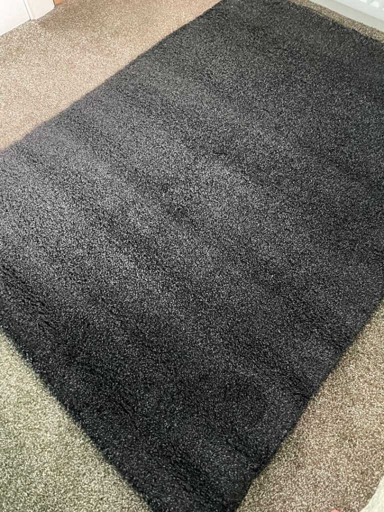 Lumini black Rug 120x170cm – As Good As New
