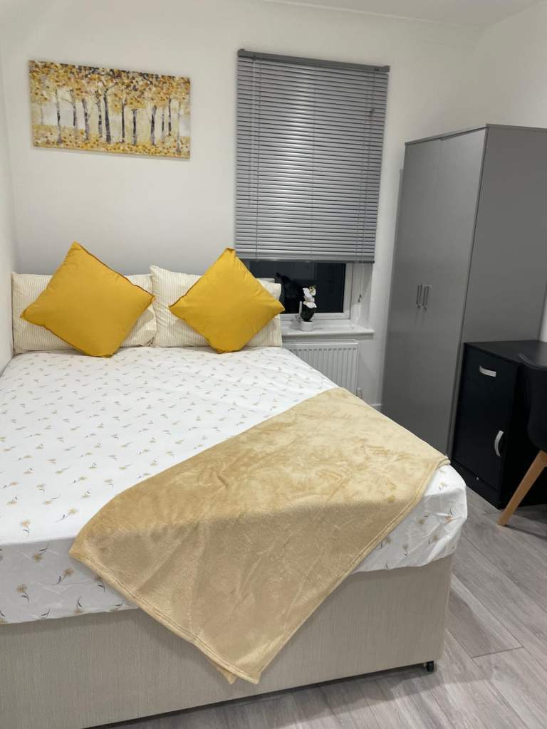 6 bedroom, 4 bath HMO property 