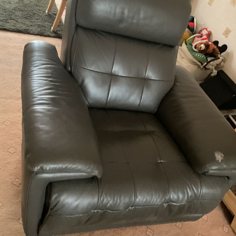 LA Z BOY Rocker recliner chair with usb port 