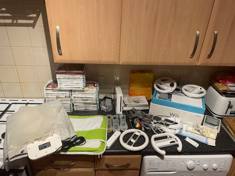 Nintendo Wii Bundle ( 2 Consoles. 