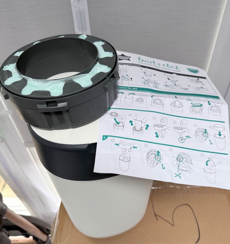 Tommee Tippee Twist & Click Nappy Disposal Bin