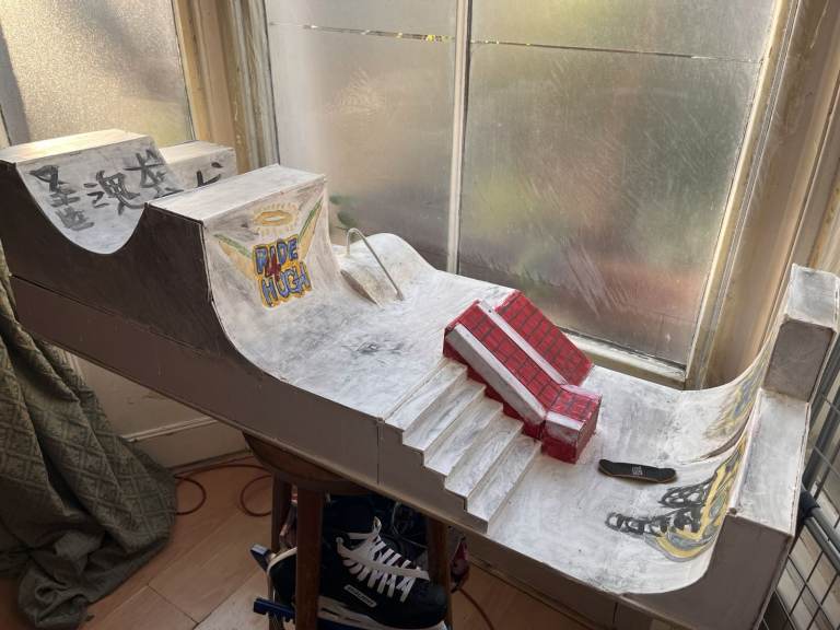 Fingerboard skate park