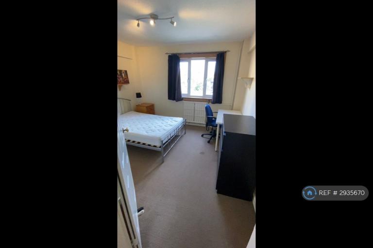3 bedroom flat in Alexander Drive, Edinburgh, EH11 (3 bed) (#2935670)