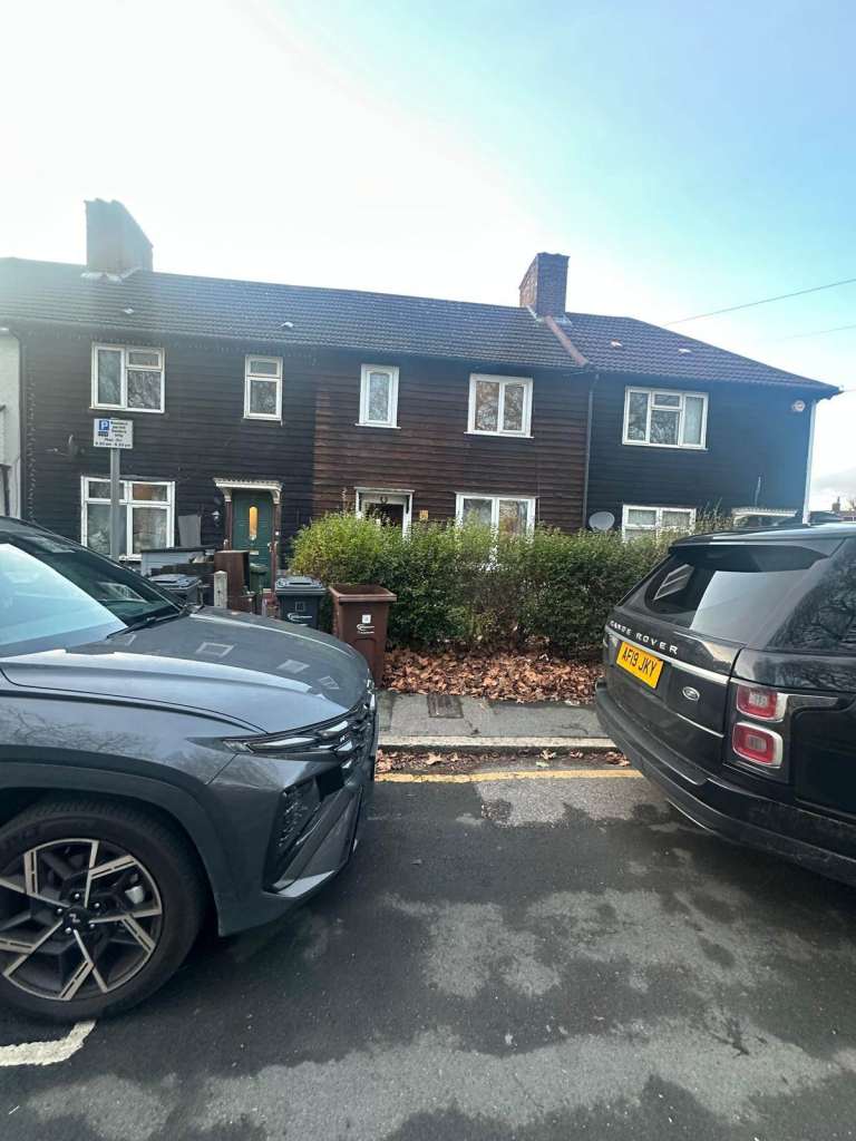 3 Bedroom Terraced House With Private Garden Ready To Move On Hitherfield Road, Dagenham (RM8 3PH)