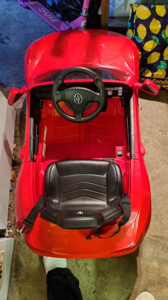 Kids ride in car 🚗 Costway 12V Battery Kids Ride On Car - Red used once in garden never used again