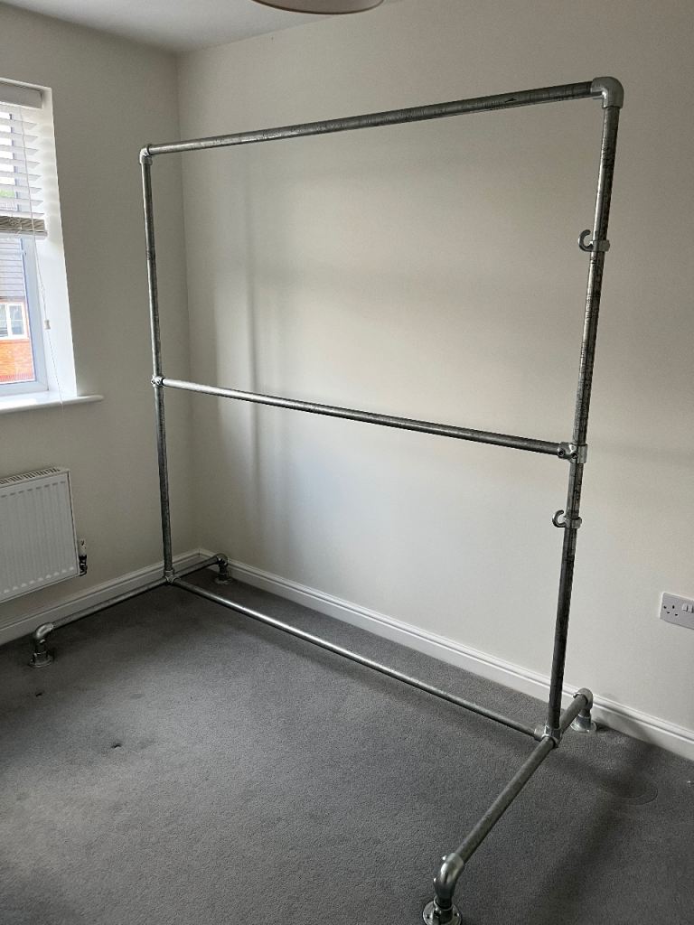 Sturdy Metal Clothes Rail – Double Bar, Good Condition