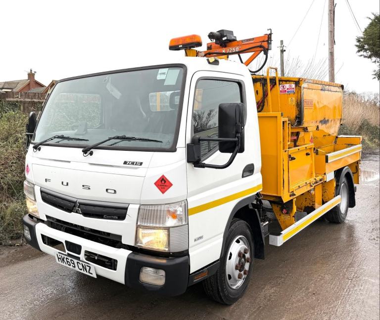 2020 MITSUBISHI CANTER PHOENIX TARMAC HOTBOX 7.5 TON MANUAL EURO-6 3 SEAT U-LEZ