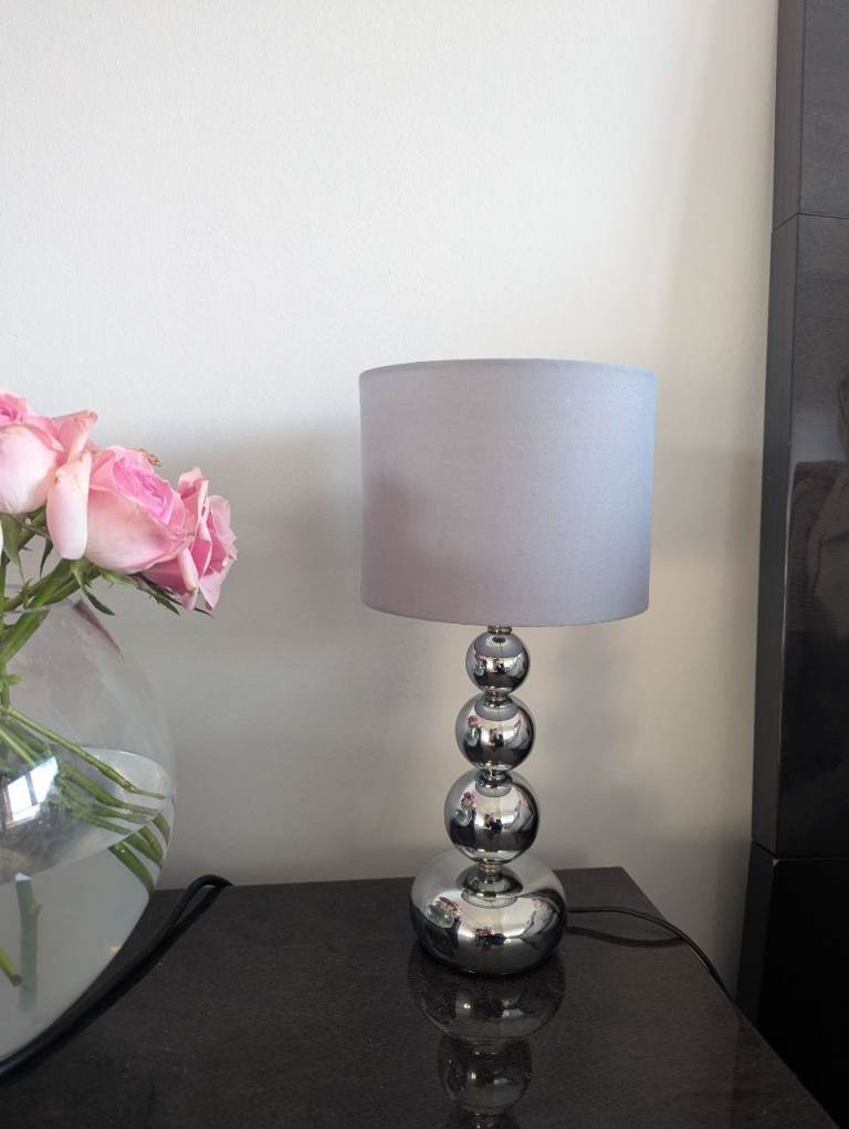 Table lamp