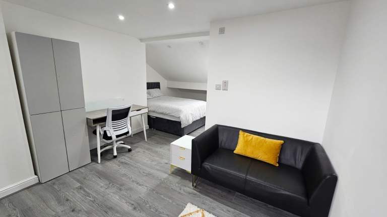 4 bedroom house fully furnished (2 ensuite)
