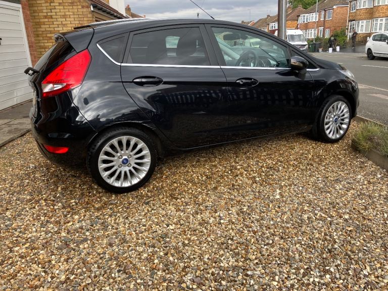 2012 Ford Fiesta Titanium, 1.6,  5 Door Hatchback, Manual