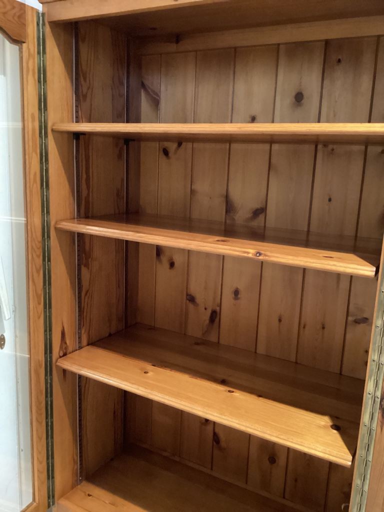 Versatile, Good Quality, Derby Pine “Ashbourne” display/storage unit