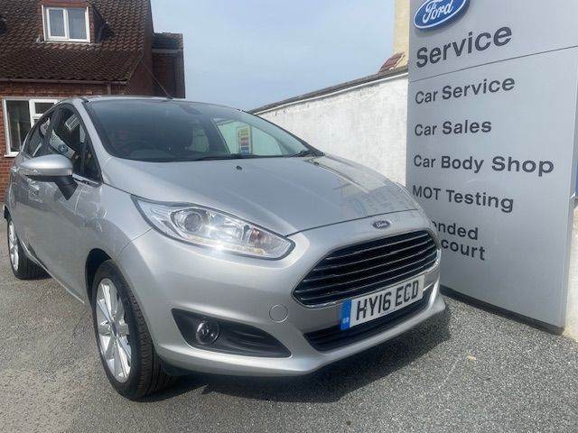  Ford Fiesta 1.0T 100ps  EcoBoost Titanium 5-spd manual dr Petrol