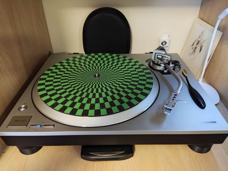 Technics SL‑1500C Turntable Silver Headshell, New AT-VM95C, Cork Mat, Stylus Brush, Accessory Pack