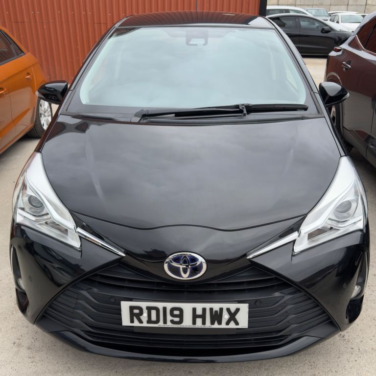 Toyota Yaris 1.5 Hybrid Automatic – 2019 | 47k | 1 Month Warranty | Reverse Camera | Parking Sensors