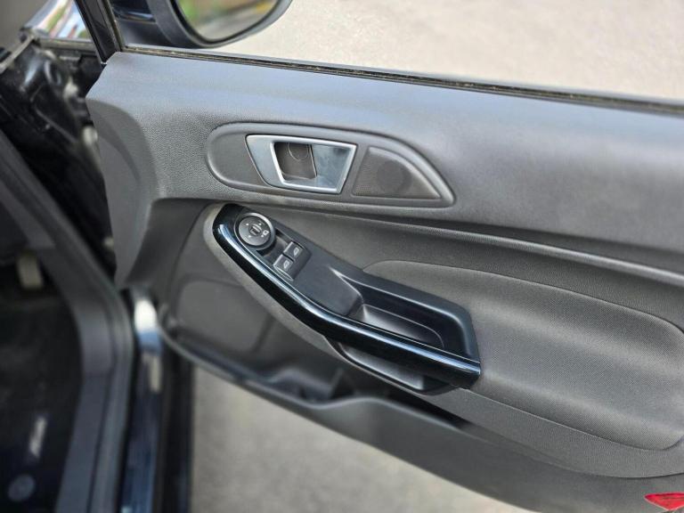 FORD FIESTA 1.0T EcoBoost Titanium Euro 6 (s/s) 5dr 2015