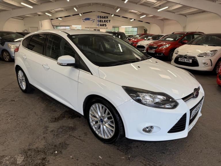 2014 Ford Focus 1.0T EcoBoost Zetec Navigator Euro 5 (s/s) 5dr HATCHBACK Petrol Manual