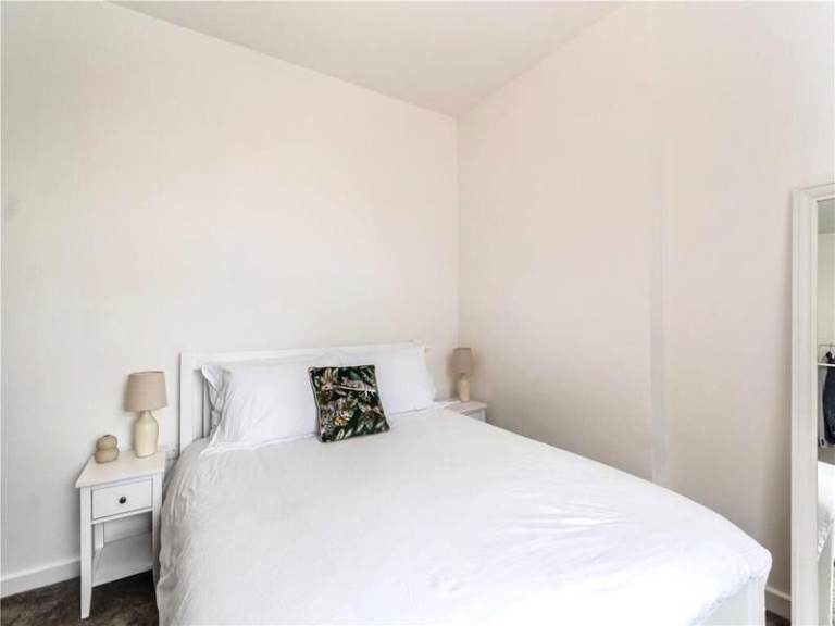 🌄 Islington– Cozy Room, All Bills Included 🏡