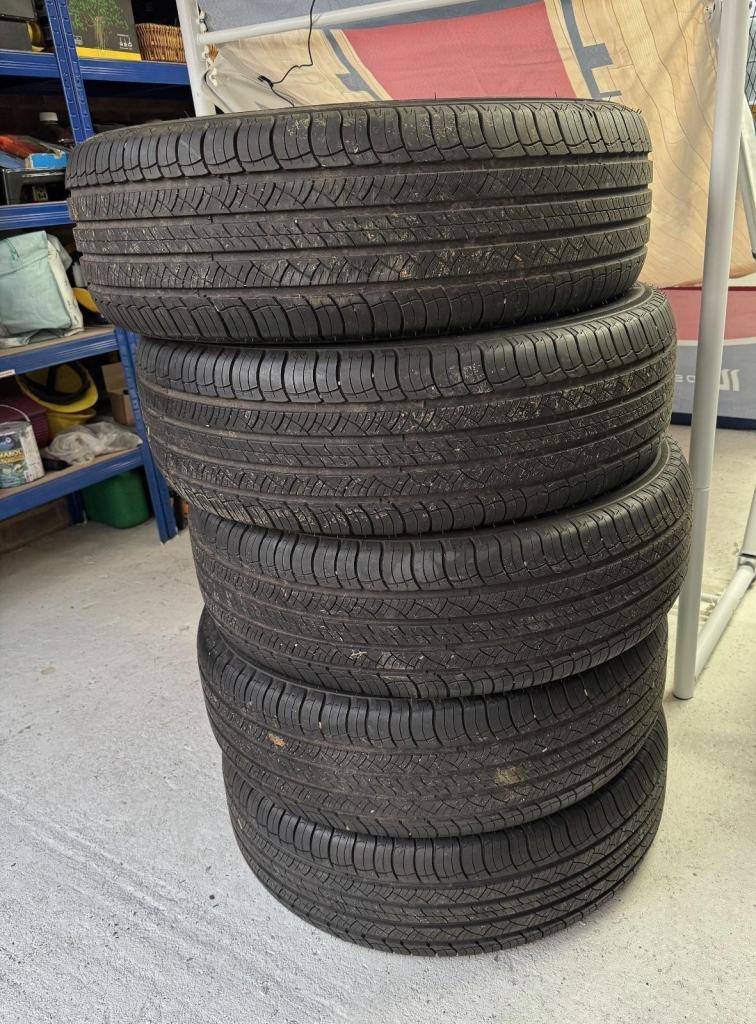 5 x Michelin Latitude Tour HP 255 70 R18 Tyre (Set Of 5) - Tread 6.5mm