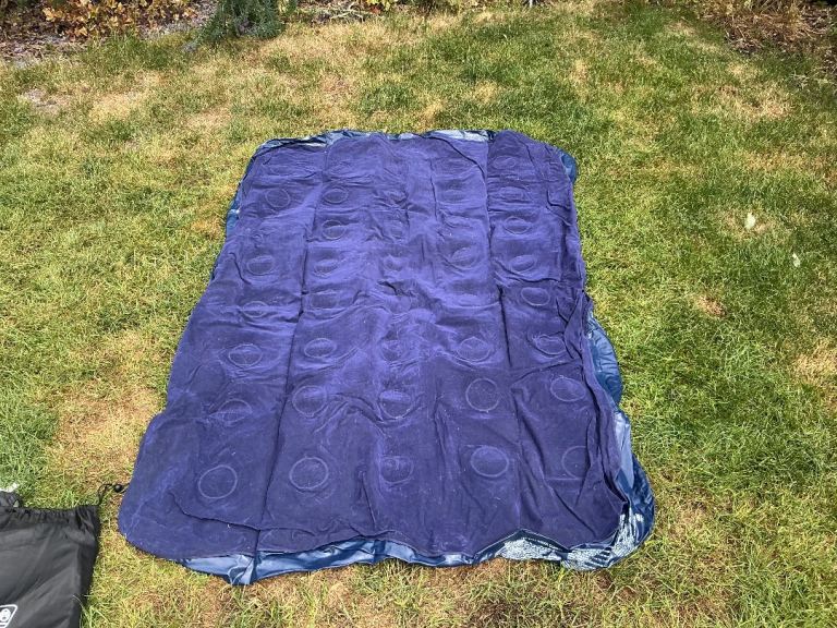 Double flocked airbed