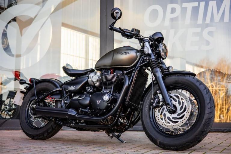Triumph Bobber BLACK EDITION ! STUNNING