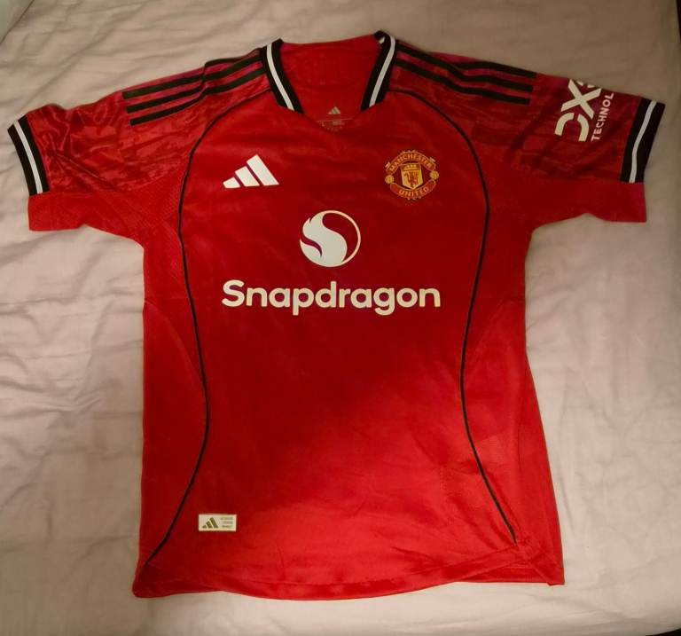Manchester United Football Shirt 