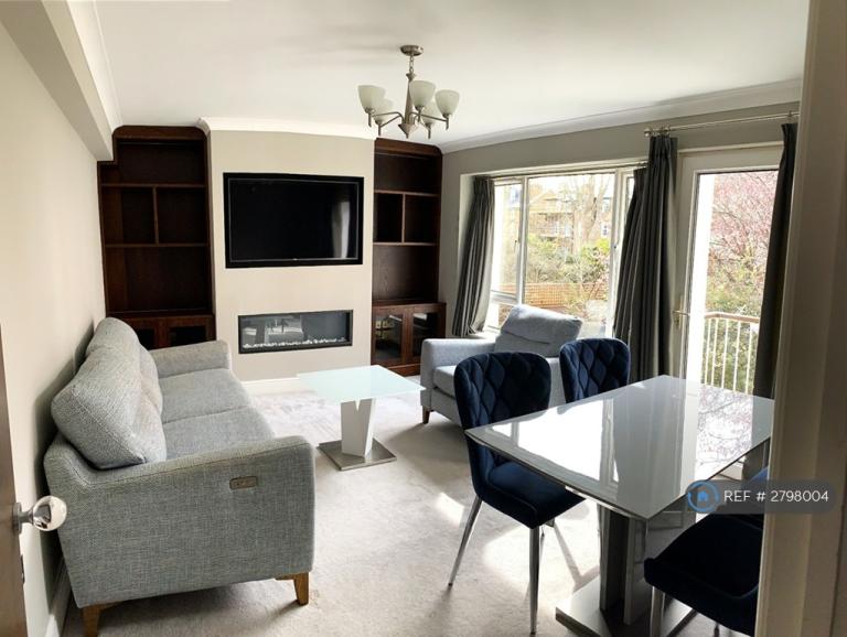 4 bedroom flat in Heathshott, Richmond, TW10 (4 bed) (#2798004)