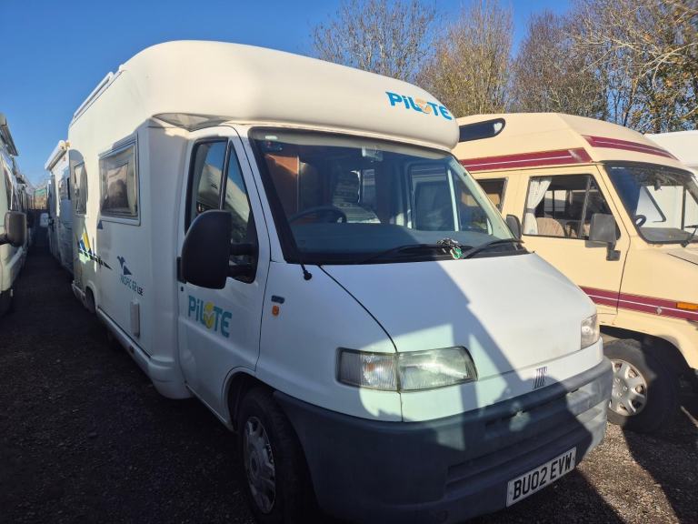 Pilote Pacific 62 LSE Coachbuilt Motorhome 2002
