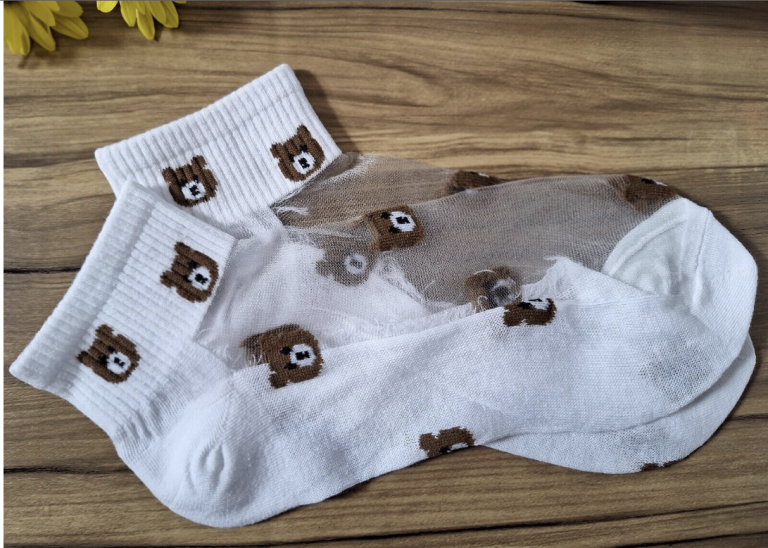 BULK BUY SOCKS.GREAT FOR CAR BOOT SALES ETC.(600+ Prs)