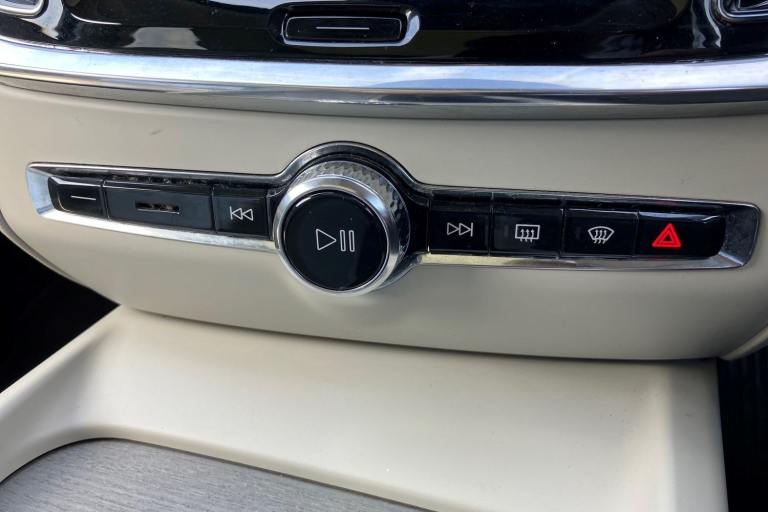 2021 Volvo V60 2.0 B5P Cross Country 5dr AWD Auto Estate Hybrid Automatic