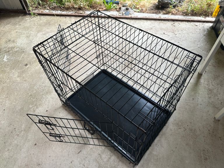 Small/medium dog crate