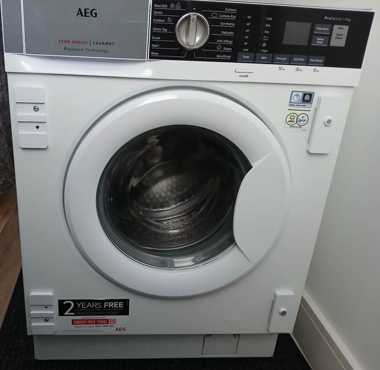 AEG L7FE7261BI Integrated Washing Machine, 7kg, 1200 Spin