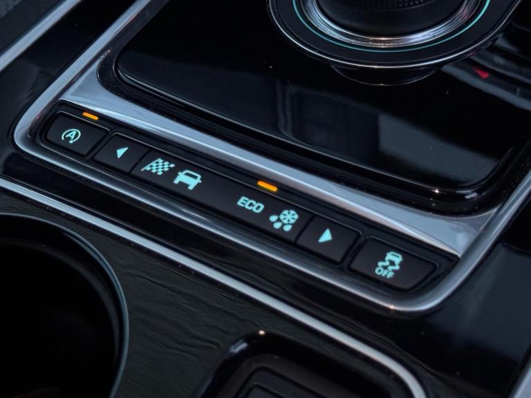 2016 Jaguar XE 2.0d [180] Portfolio 4dr Auto AWD SALOON DIESEL Automatic