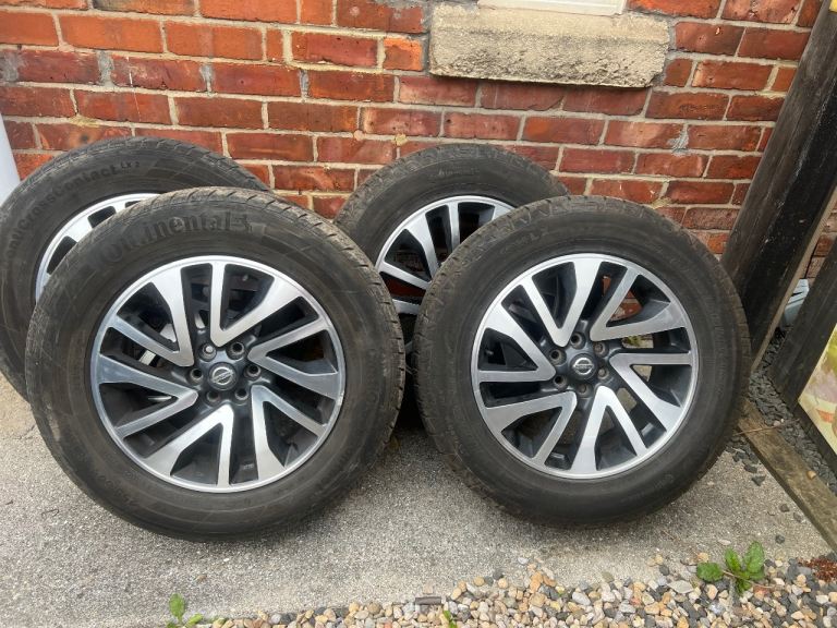 Nissan np300 alloys
