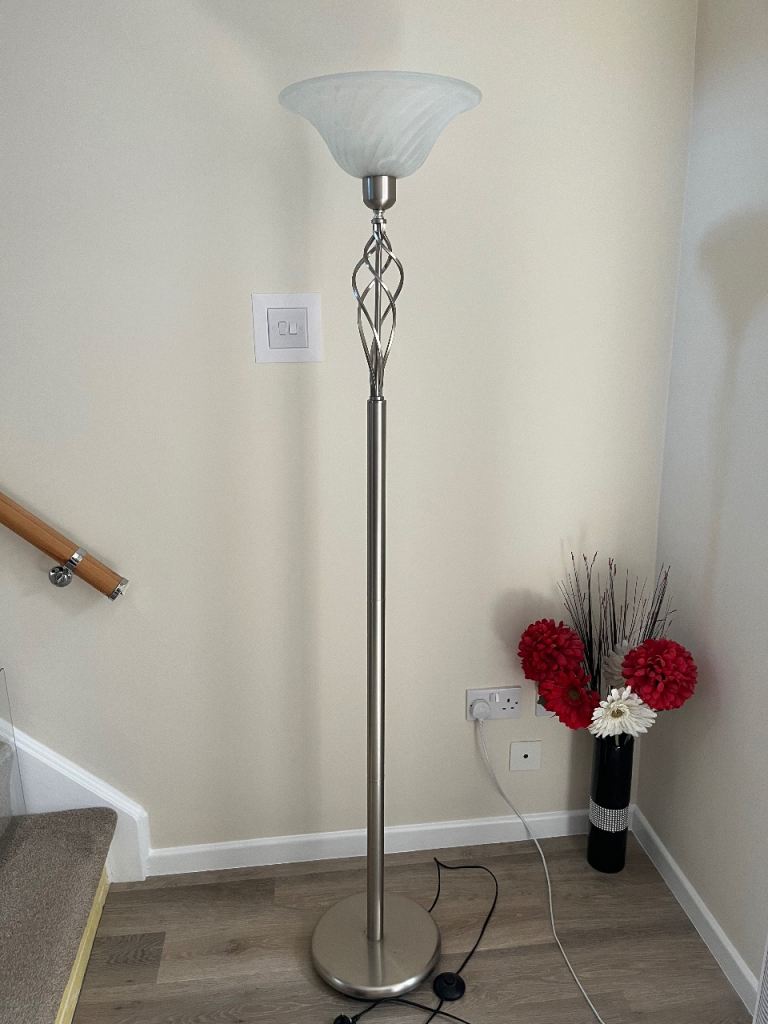 Floor lamp