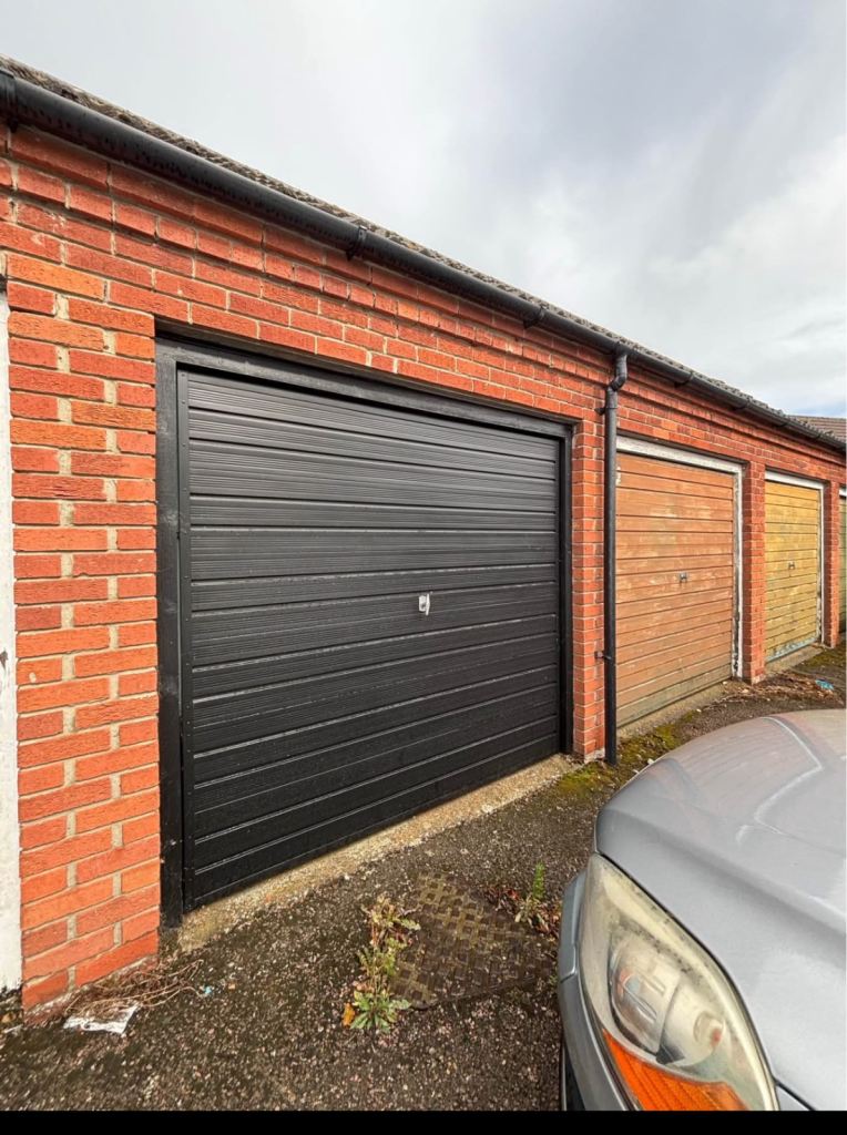 1 Parking space& garage 