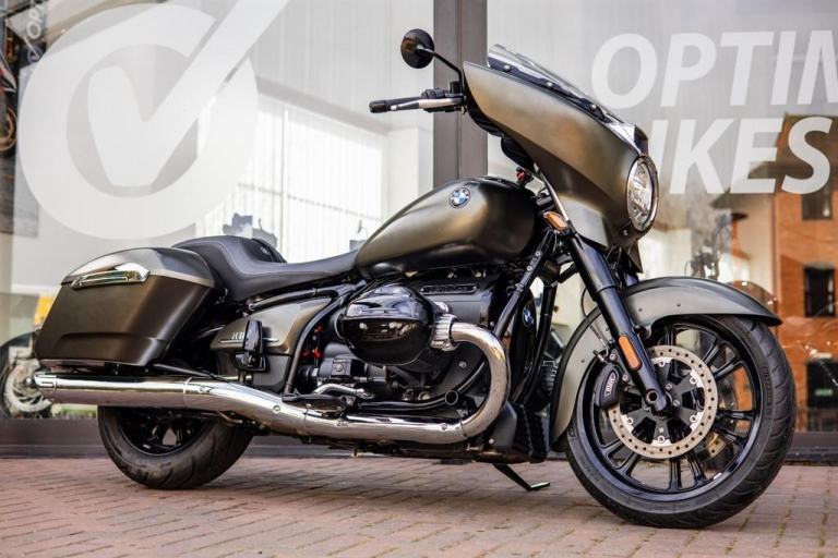 BMW R 18 B ULTRA LOW MILES ! HUGE SAVING ON NEW ! STUNNING