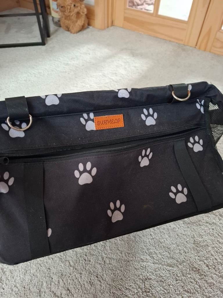 Dog car carrier seat 