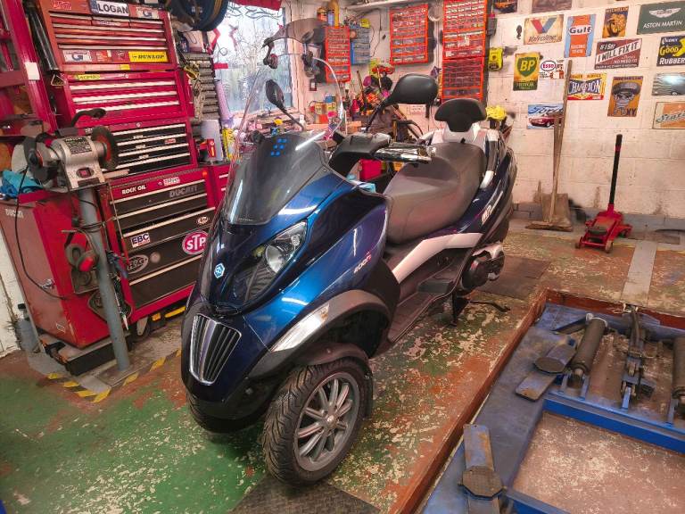 Piaggio, MP3, 2009, 399 (cc)