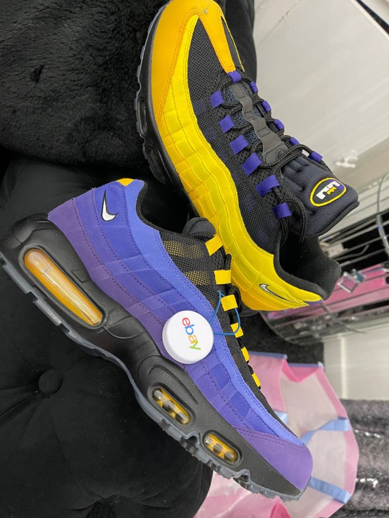 Nike Air Max “Le Bron” LA Lakers - Size 9