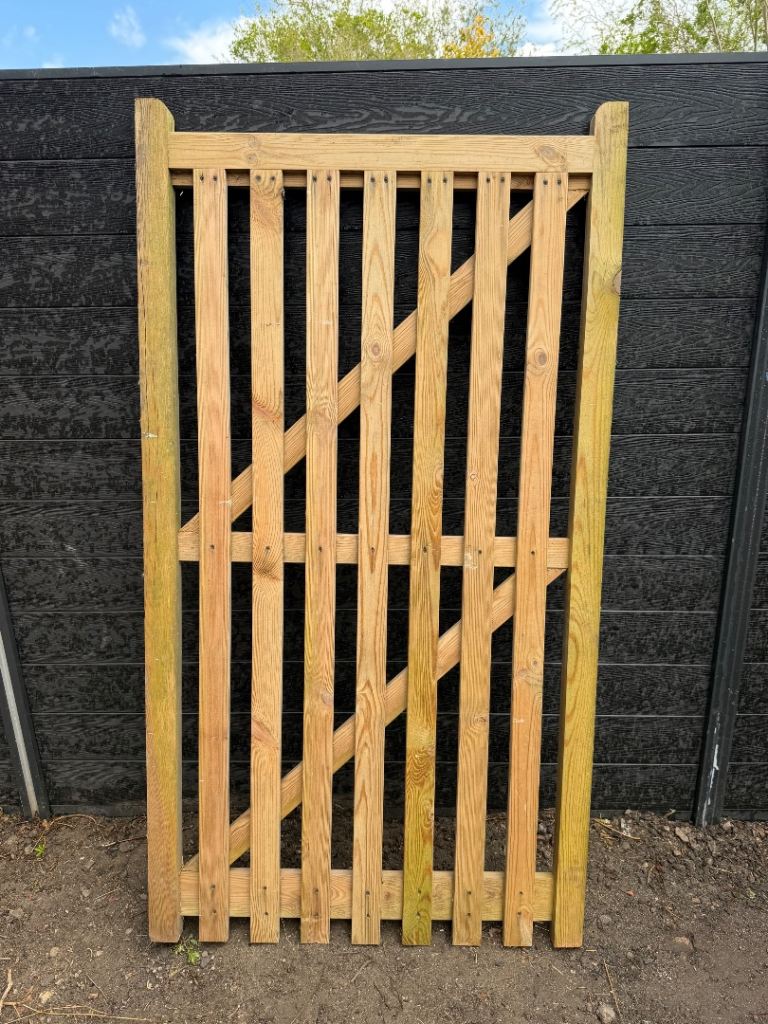 New Wooden Gate- never used