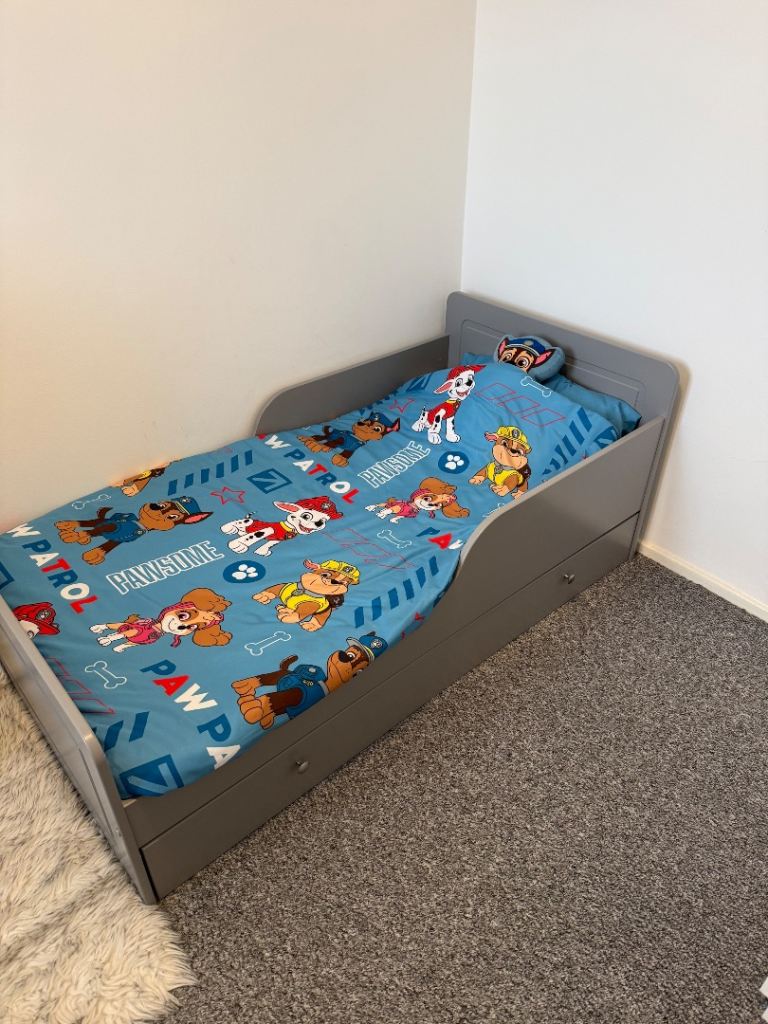 Grey HABITAT Toddler Bed with drawer and SILENT NIGHT mattress (never been slept in)