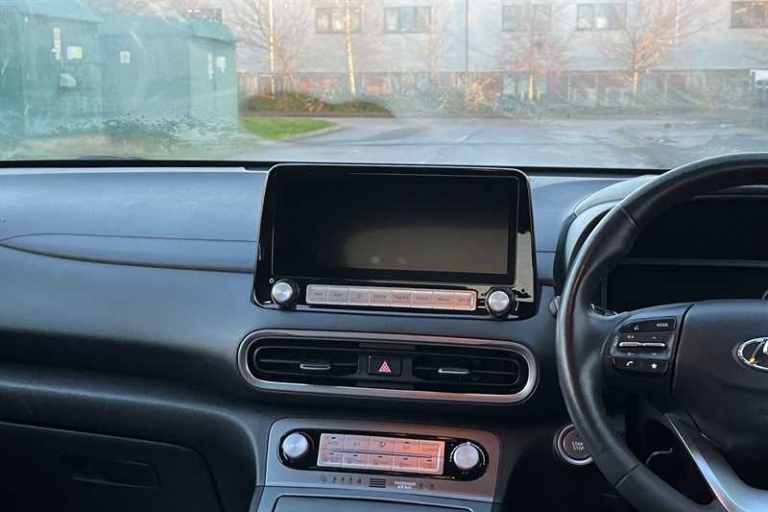 2022 Hyundai KONA 64kWh Premium SUV 5dr Electric Auto (10.5kW Charger) (204 ps) SUV Electric Auto...