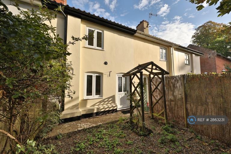 2 bedroom house in Barn Terrace, Norwich, NR13 (2 bed) (#2863231)