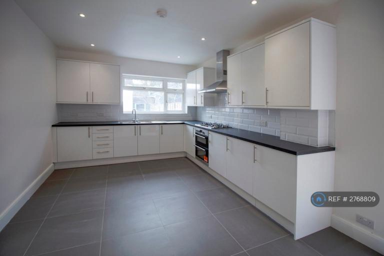 1 bedroom in Coniston Road, London, N17 (#2768809)