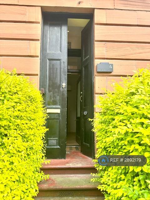 2 bedroom flat in Westclyffe Street, Glasgow, G41 (2 bed) (#2892179)
