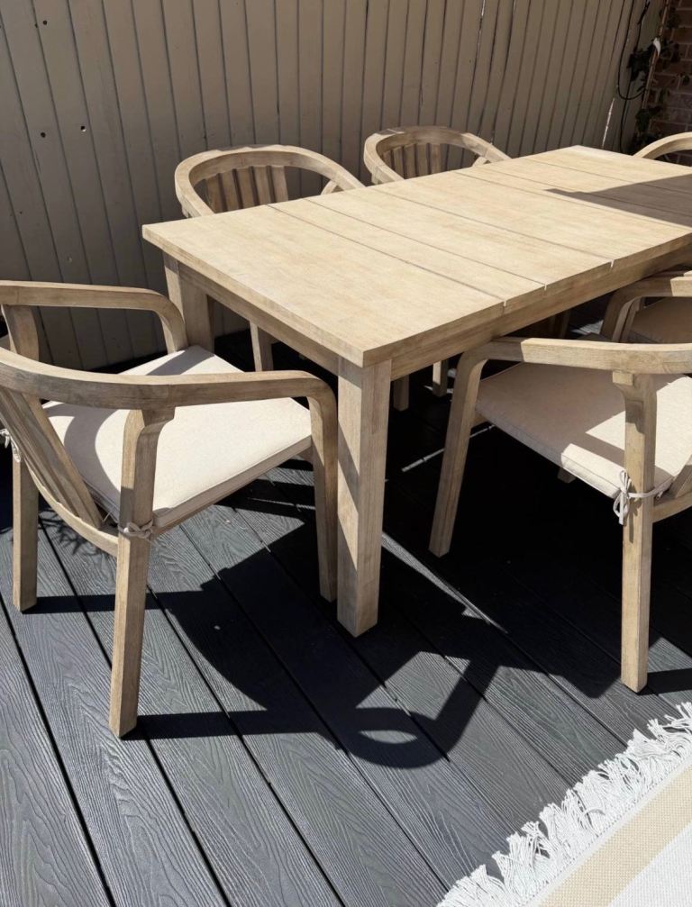 Acacia table with 6 chairs