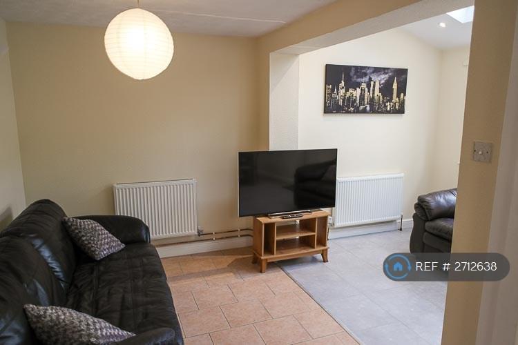 7 bedroom house in Vernon Walk, Northampton, NN1 (7 bed) (#2712638)